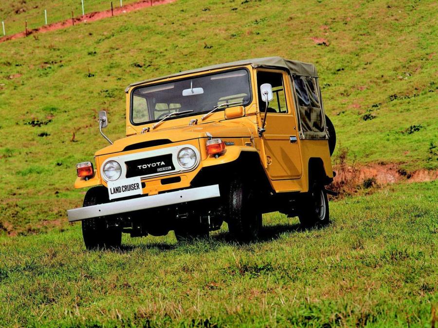  Toyota Land Cruiser 40 (BJ40) 1973 года  (фото 2 из 2)